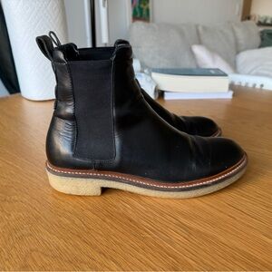Everlane Chelsea Boot Black 6.5
